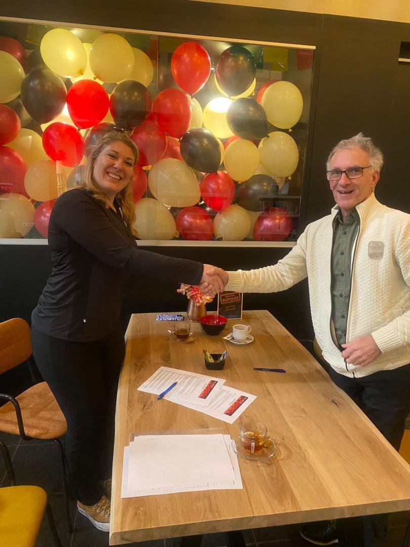 foto_ondertekening Bedankt Marjoleine, welkom Hester! - Den Bolder